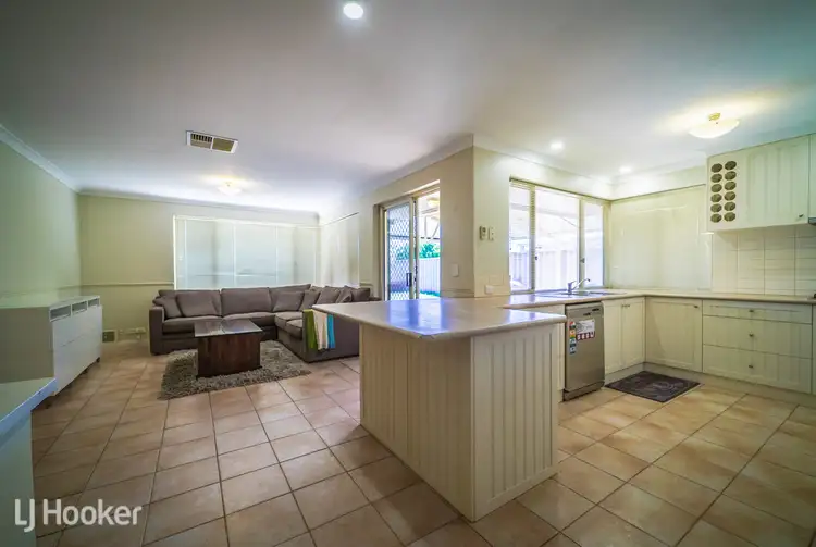Sixth view of Homely house listing, 8 Ozark Place, Warnbro WA 6169
