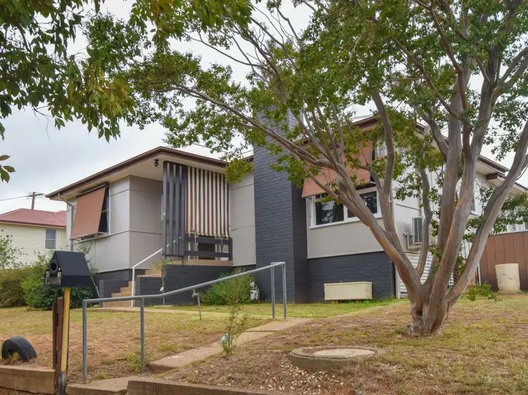 43 Blackett Avenue, Young NSW 2594