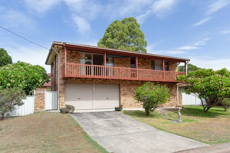 1 Angela Close, Carey Bay NSW 2283