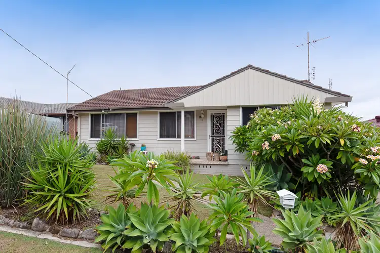 Main view of Homely house listing, 18 Carlisle Row, Fishing Point NSW 2283