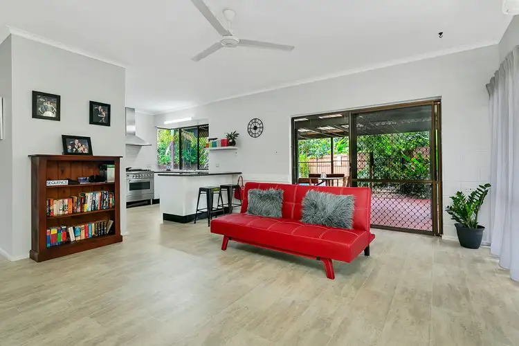25 Meston Crescent, Brinsmead QLD 4870
