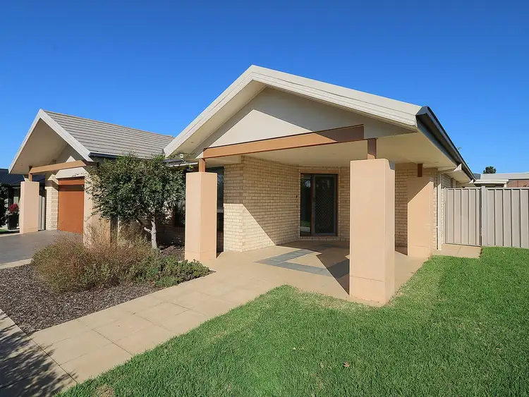 6 Barrima Drive, Glenfield Park NSW 2650