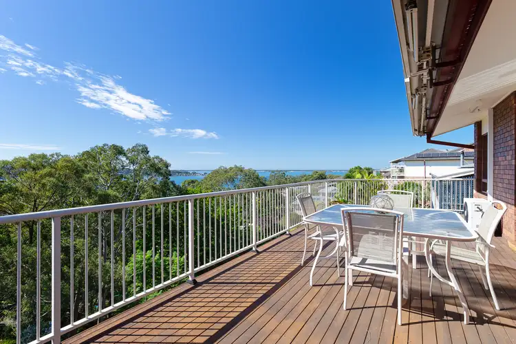 13 Ealing Crescent, Fishing Point NSW 2283
