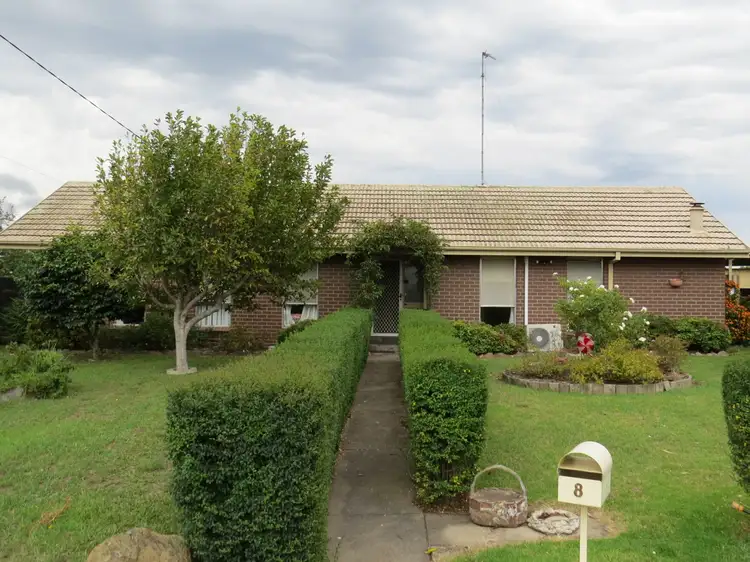 Main view of Homely house listing, 8 Moon Court, East Bairnsdale VIC 3875