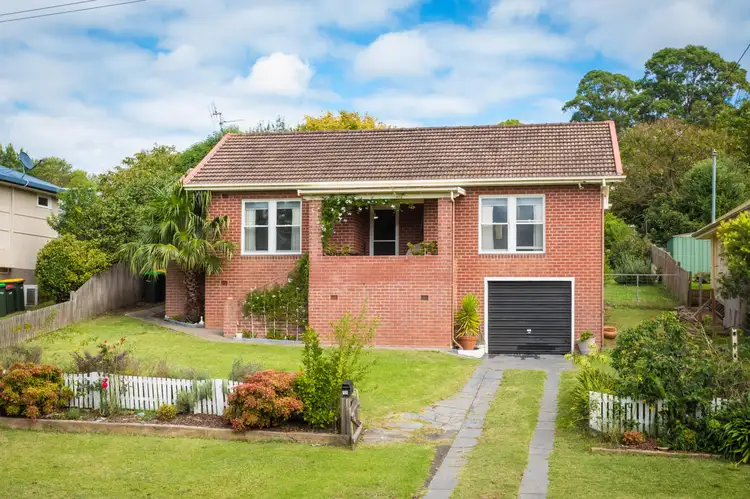 11 Dowling Street, Bega NSW 2550