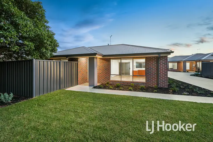 4/152 Duncan Drive, Pakenham VIC 3810
