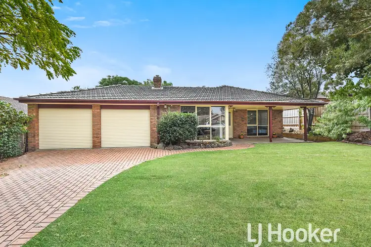 Second view of Homely house listing, 5 Andrew Court, Pakenham VIC 3810