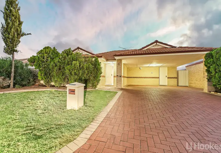 6 Mannix Pass, Queens Park WA 6107