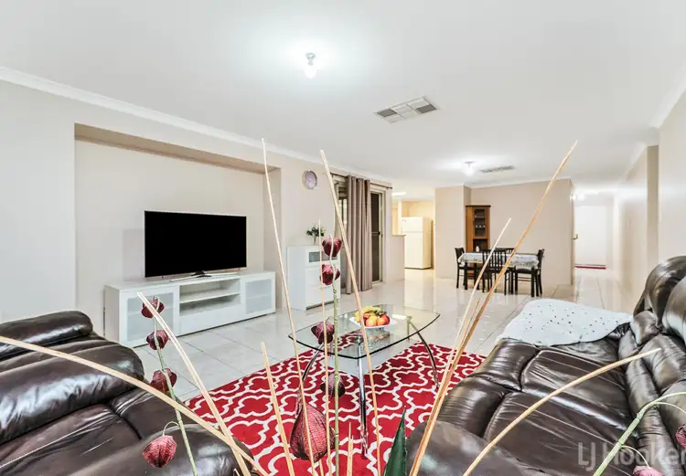 Seventh view of Homely house listing, 6 Mannix Pass, Queens Park WA 6107