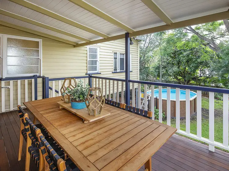 71 Newcastle Street, Fairfield QLD 4103