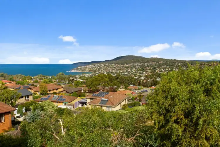 40 Tingira Road, Blackmans Bay TAS 7052