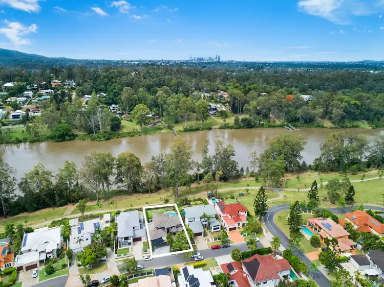 11 Samuel Place, Sinnamon Park QLD 4073