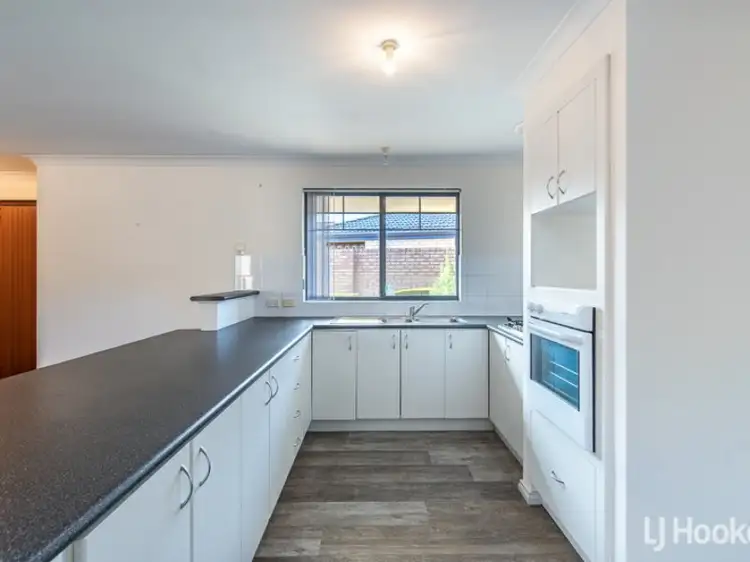 27/7 Lester Drive, Thornlie WA 6108