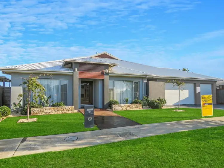 33 Sunset Boulevard, Eagle Point VIC 3878