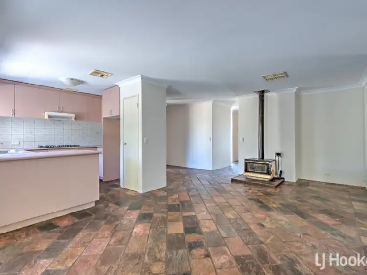 Fourth view of Homely house listing, 95 Inverness Circle, Camillo WA 6111