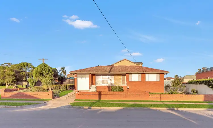 1 Gardiner Crescent, Fairfield West NSW 2165