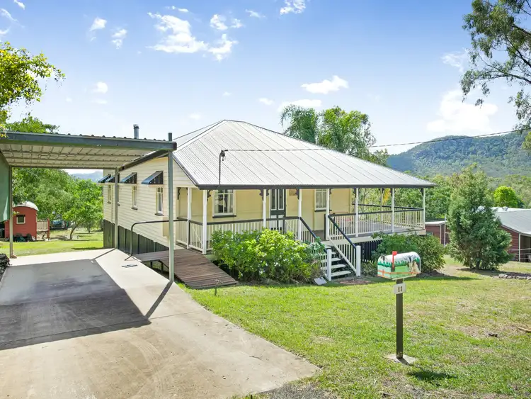 11 Hill Street, Esk QLD 4312