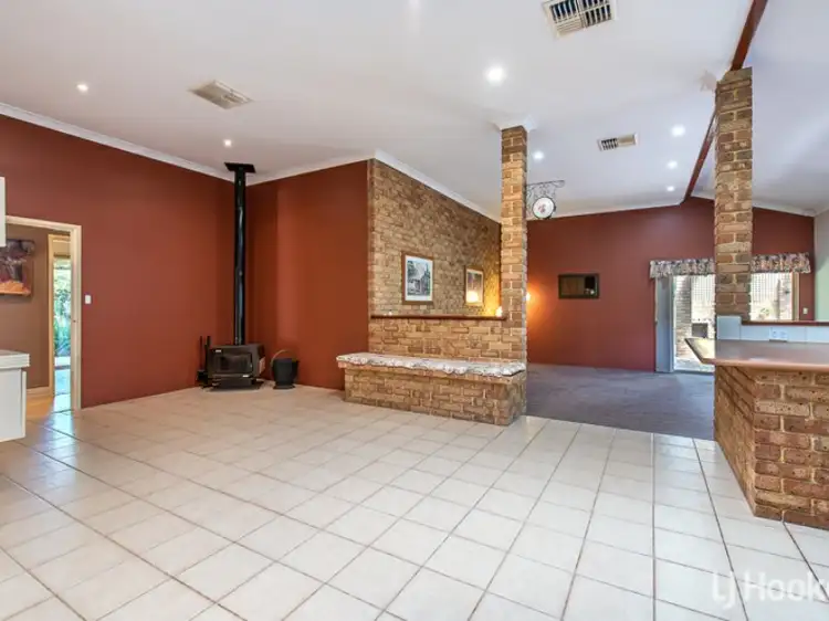 Fourth view of Homely house listing, 8 Cavalier Court, Thornlie WA 6108