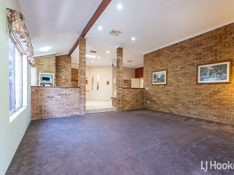Sixth view of Homely house listing, 8 Cavalier Court, Thornlie WA 6108