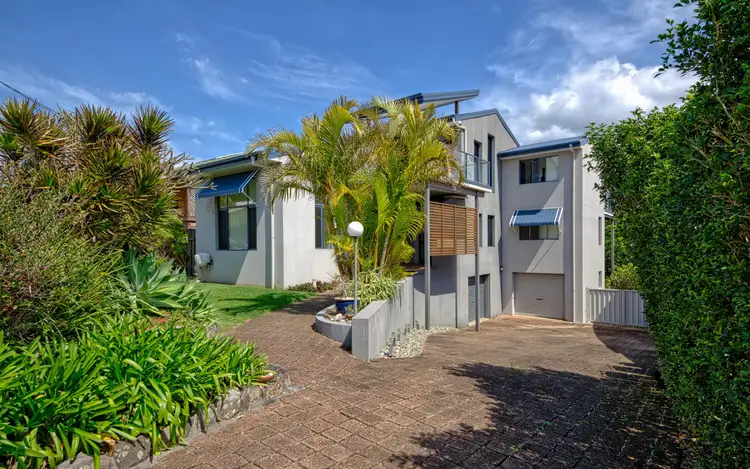 60 Dammerel Crescent, Emerald Beach NSW 2456