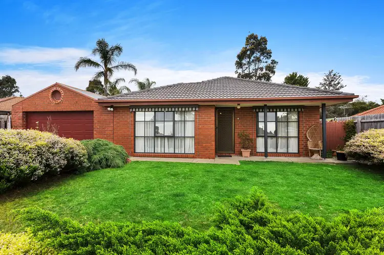 17 Cyprus Place, Pakenham VIC 3810