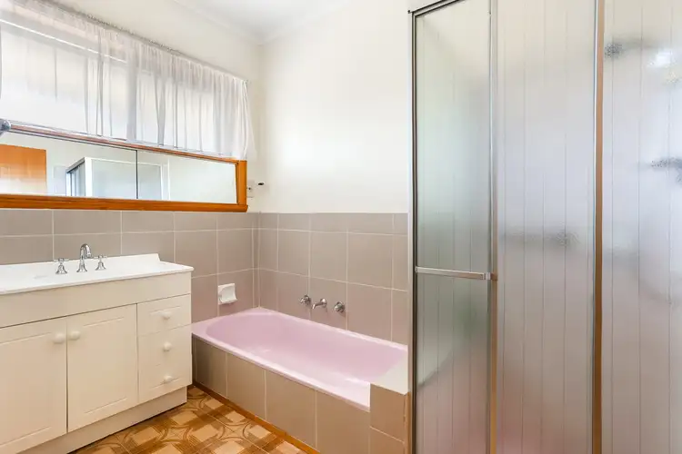 Sixth view of Homely house listing, 10 Griffin Court, Lalor VIC 3075