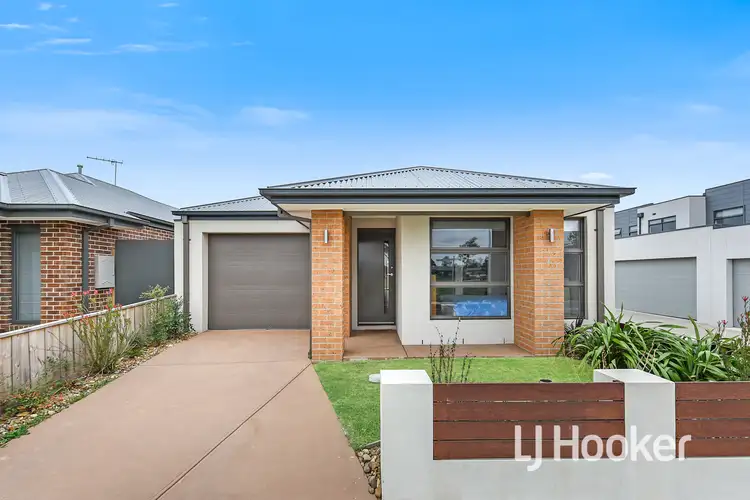 29 Ascot Park Drive, Pakenham VIC 3810