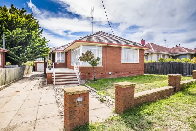 33 Ernest Street, Queanbeyan NSW 2620