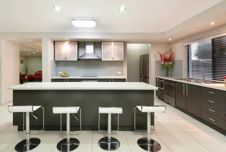 17 Staveley Close, Sinnamon Park QLD 4073