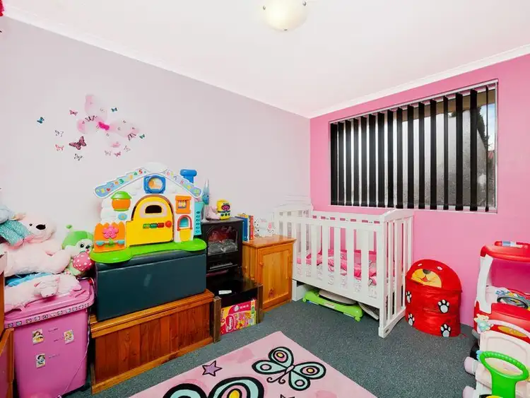 Fifth view of Homely unit listing, 17/1 Mowatt Street, Queanbeyan NSW 2620