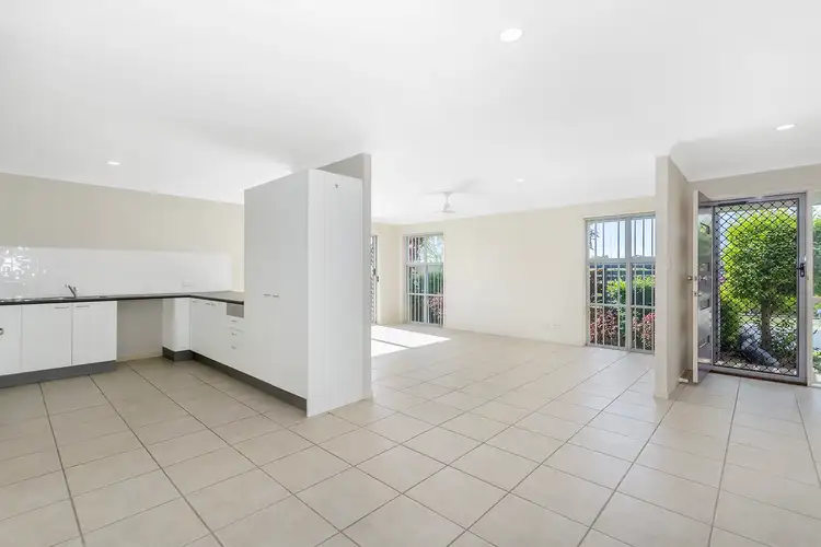 2/27 Freestone Drive, Upper Coomera QLD 4209