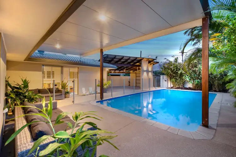 33 Denawen Street, Palm Beach QLD 4221