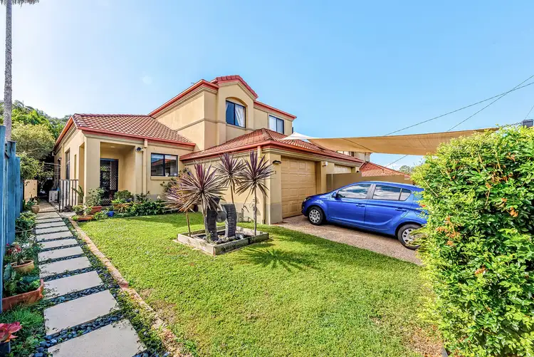 1/18 Poinciana Crescent, Bundall QLD 4217