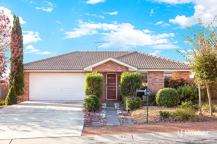 38 Clyde Finlay Street, Macgregor ACT 2615