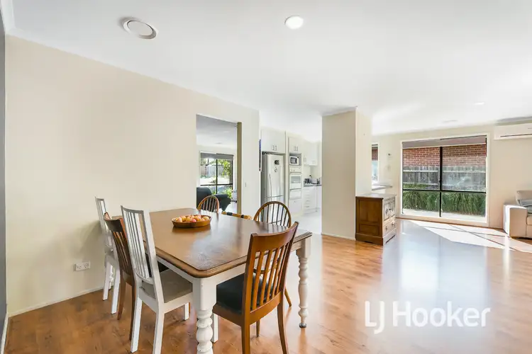 Fifth view of Homely house listing, 10 Dewpoint Crescent, Hampton Park VIC 3976