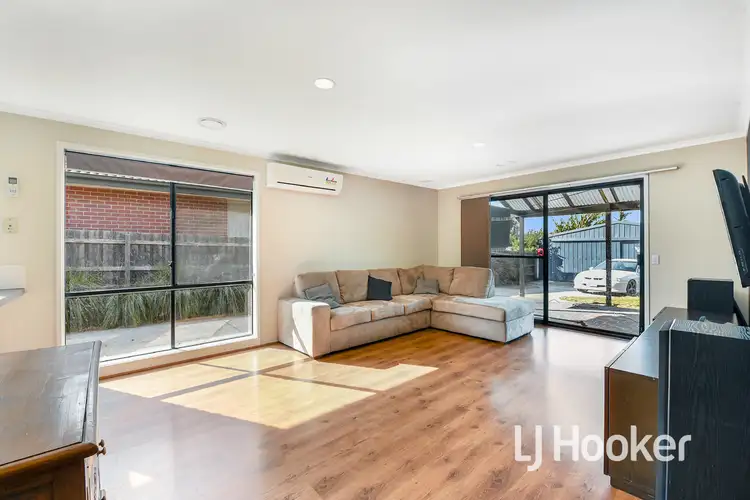 Sixth view of Homely house listing, 10 Dewpoint Crescent, Hampton Park VIC 3976