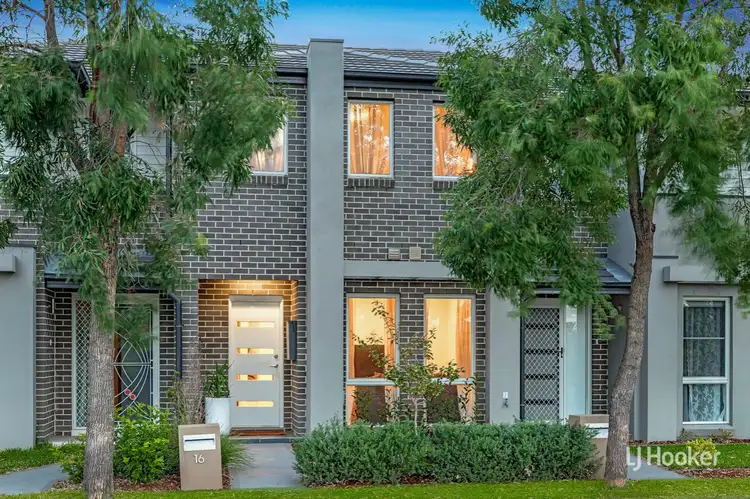 16 Lyrebird Crescent, The Ponds NSW 2769