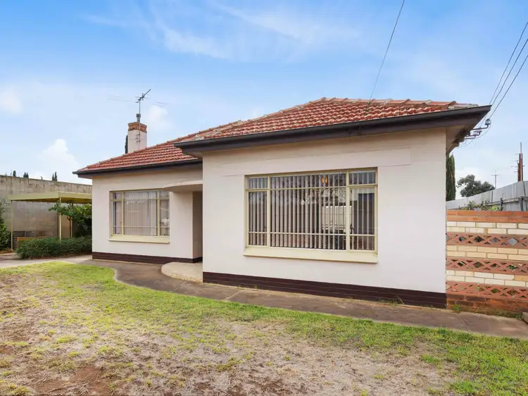8 Royce Avenue