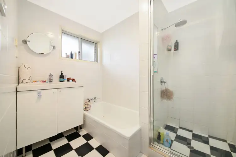 Sixth view of Homely semi-detached listing, 2/4 Ellen Street, Southport QLD 4215