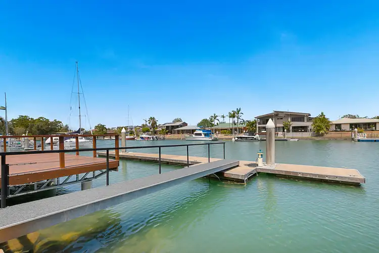 16 Sternlight Court, Raby Bay QLD 4163