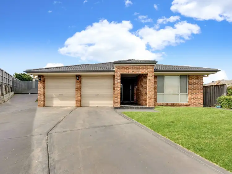Second view of Homely house listing, 5 Galeff Place, Bolwarra Heights NSW 2320