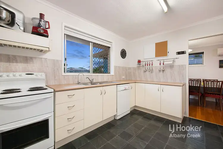 Fifth view of Homely house listing, 10 Pleasant Court, Albany Creek QLD 4035