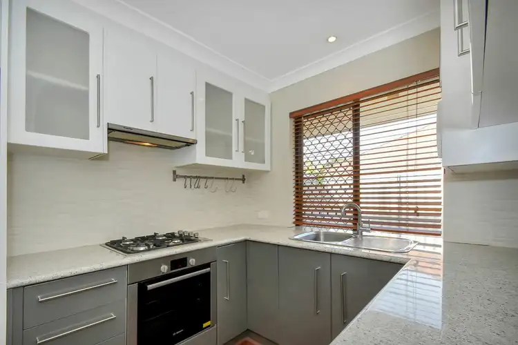 4/25 Wheatcroft St, Scarborough WA 6019