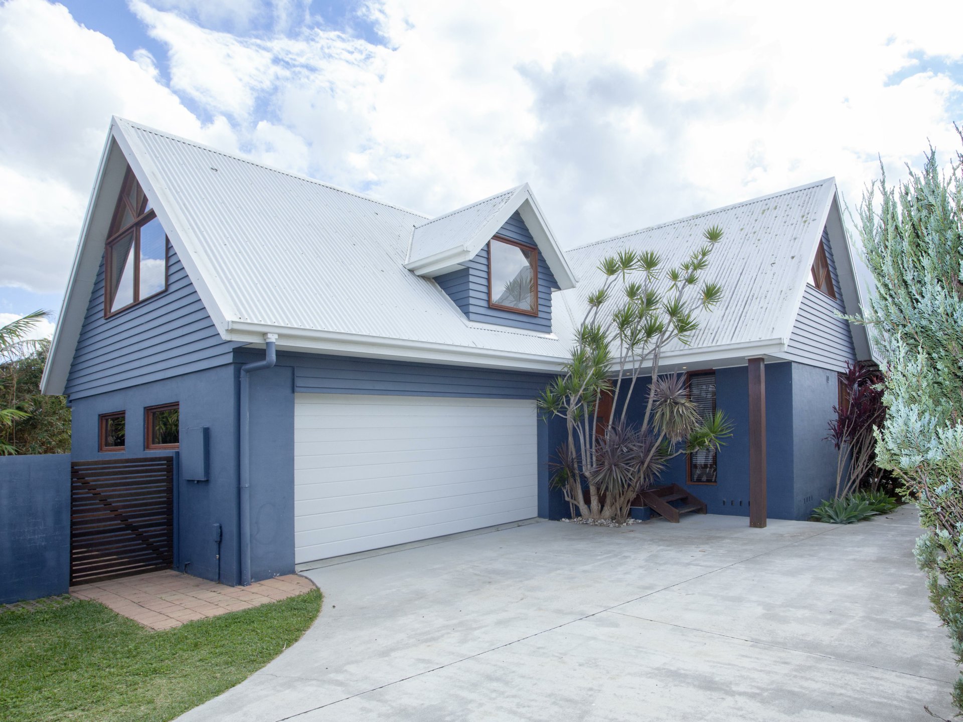 Main view of Homely townhouse listing, 1/5 Flagtail Avenue, Old Bar NSW 2430