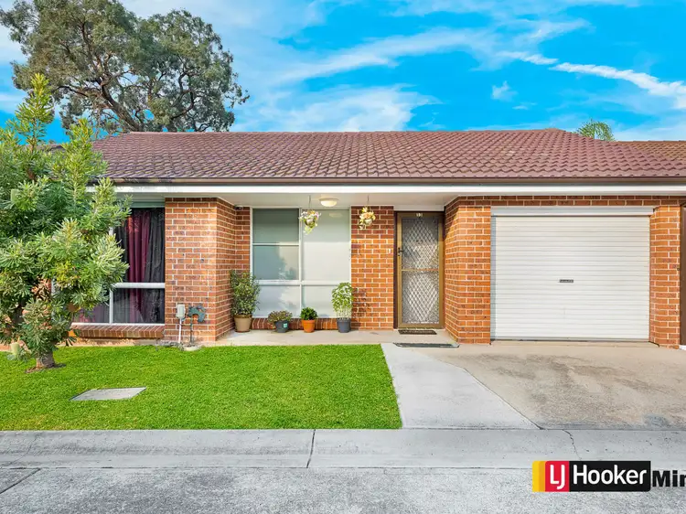 Villa 13/6-8 Second Av, Macquarie Fields NSW 2564