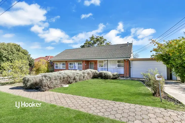 11 Stevens Avenue, Para Hills SA 5096