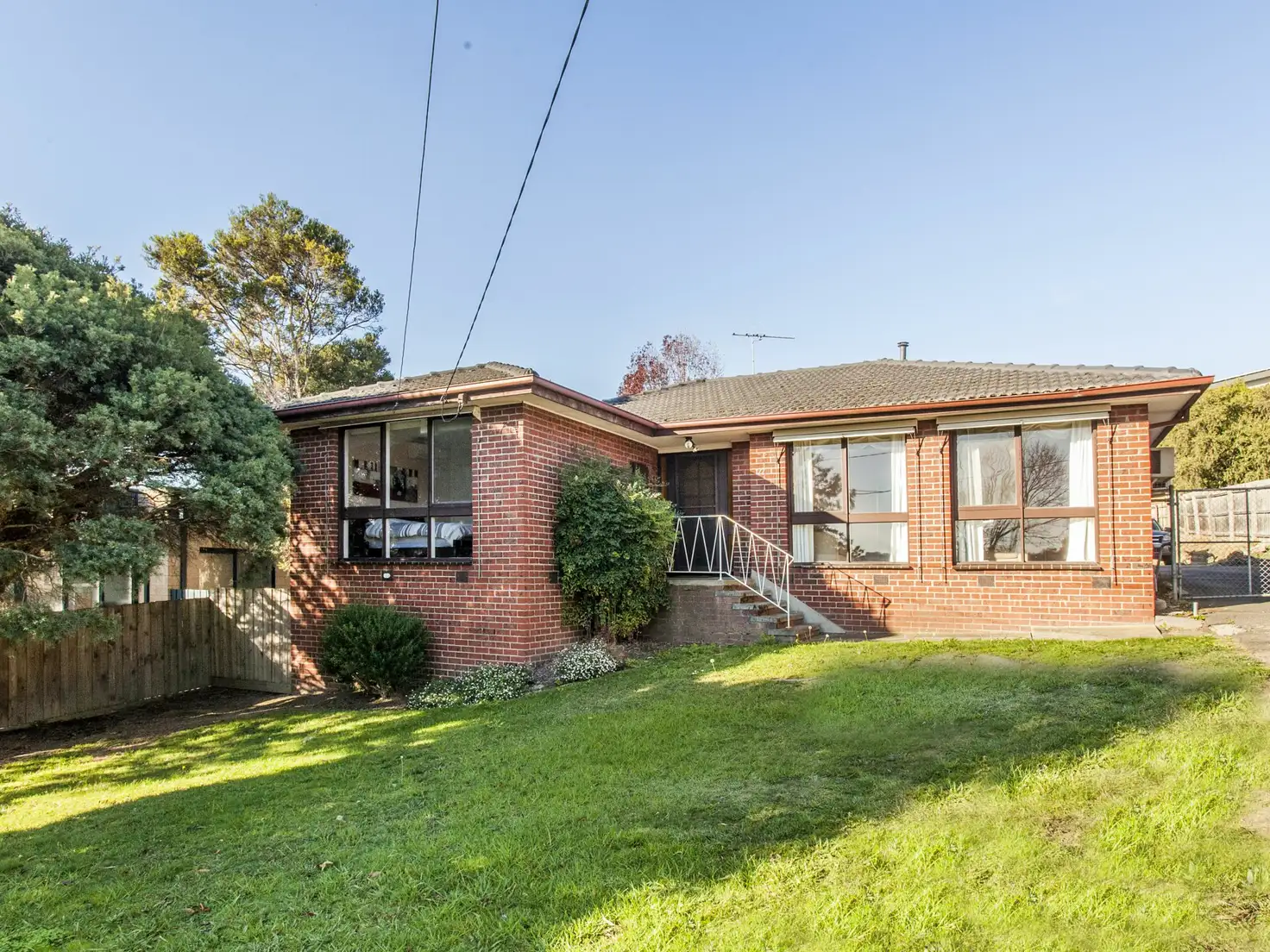 Main view of Homely house listing, 1/122 Manchester Road, Mooroolbark VIC 3138