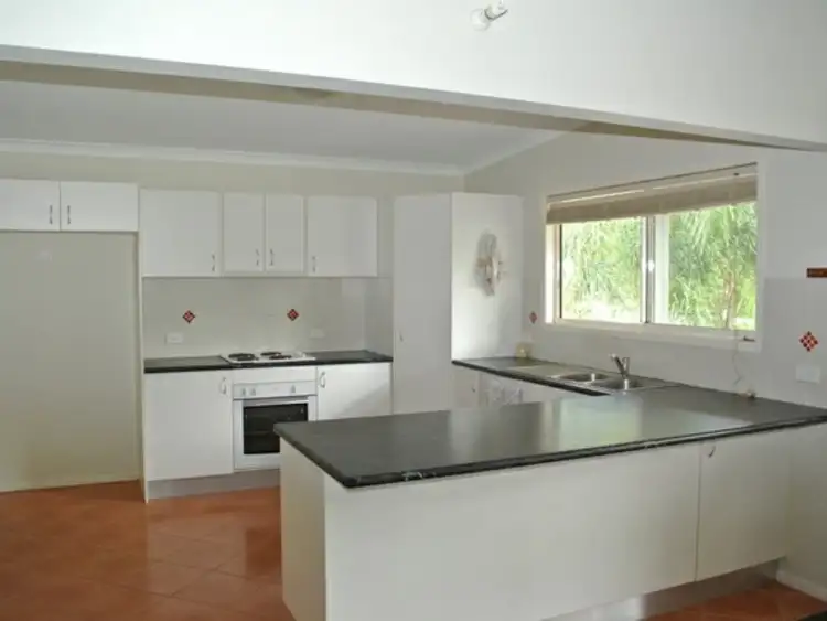 Fourth view of Homely house listing, 2 Cathy Street, Macleay Island QLD 4184