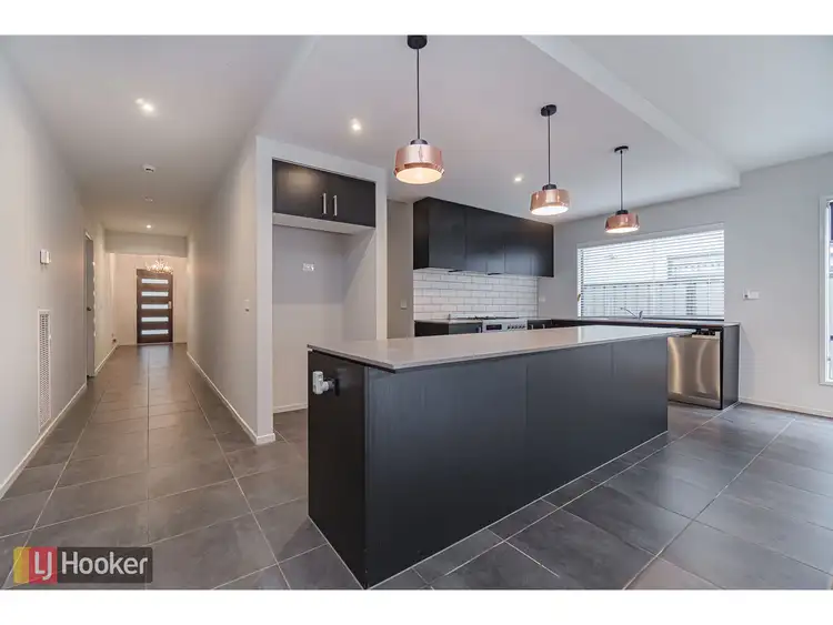 Sixth view of Homely house listing, 11 Merrica Court, Craigieburn VIC 3064