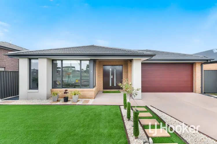 53 Eliburn Drive, Cranbourne East VIC 3977